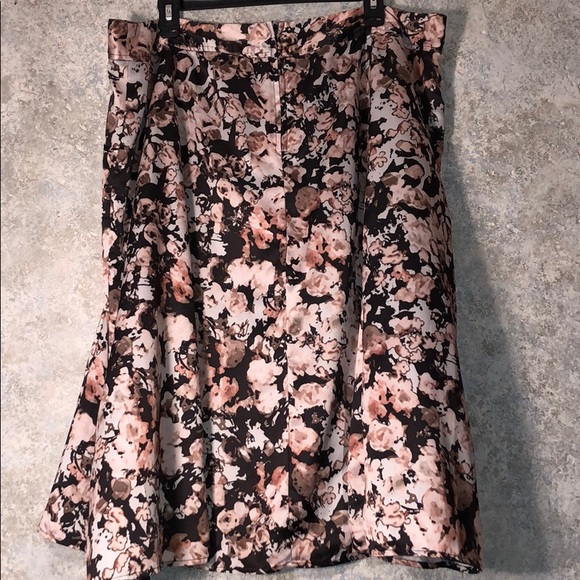 CJ Banks 18W satin skirt, pockets, lined, back zip - Picture 4 of 4